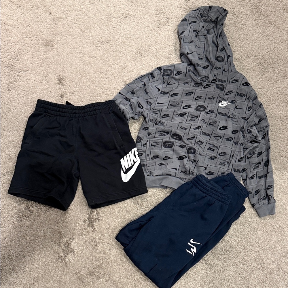 Boys Nike Bundle!!! Black/Grey Xl Hoodie with Black sweat shorts and navy pants